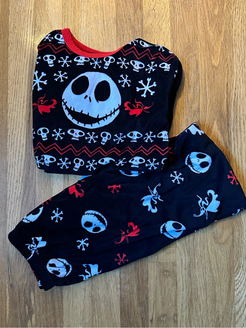 Nightmare Before Christmas 2 piece Fleece Pajamas boy’s size M (8/10)